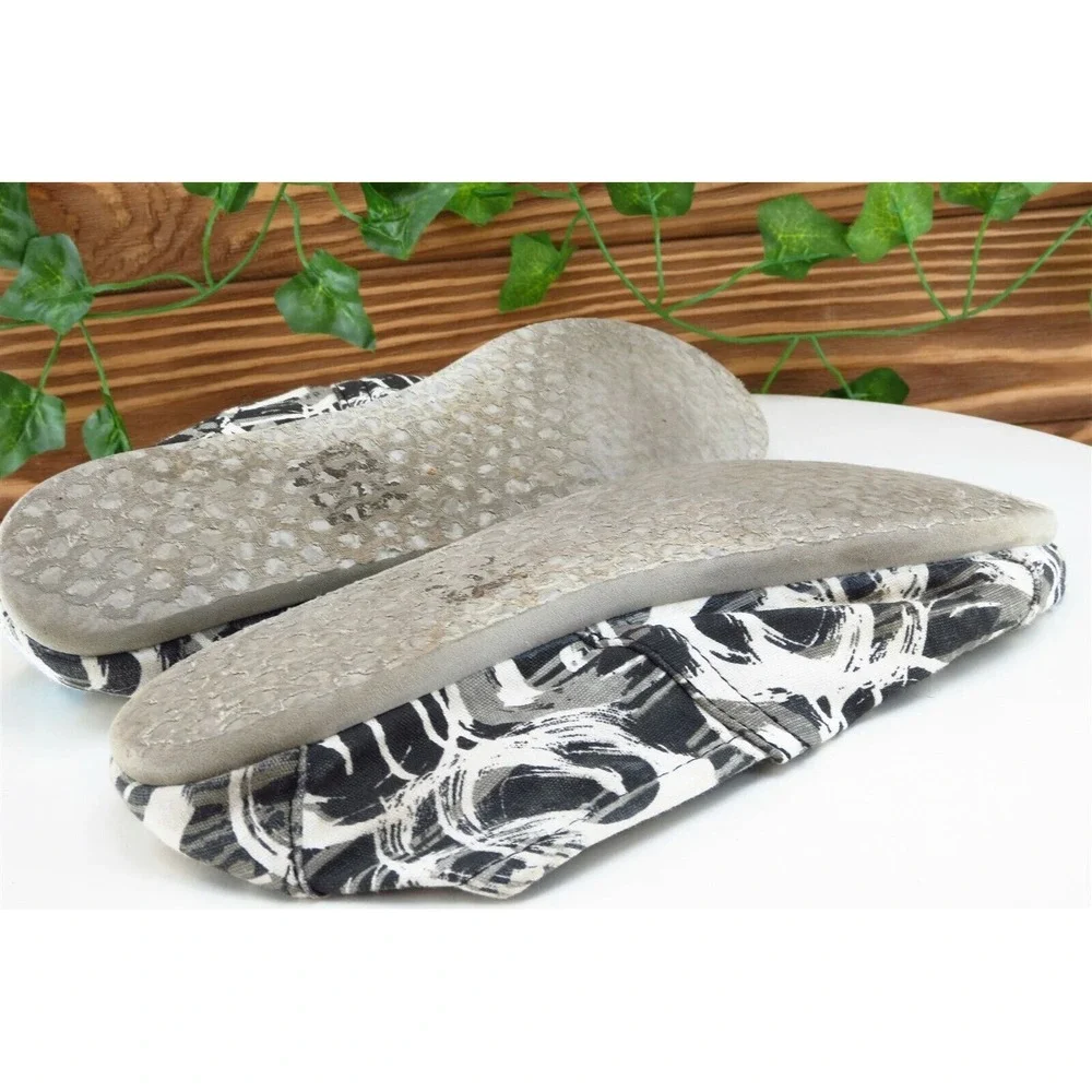 Toms Women Sz 8.5 M Gray Flat‎ Fabric Shoes